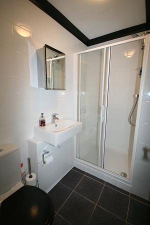 Shower Room 2.jpg