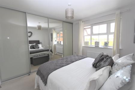 n bedroom 1 ward.jpg