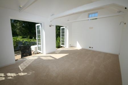 Lounge 2.jpg