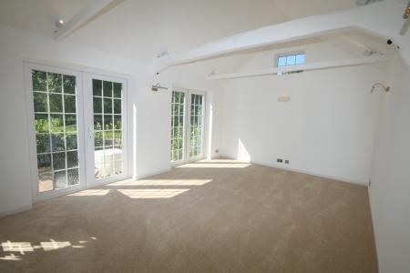 Lounge 3.jpg
