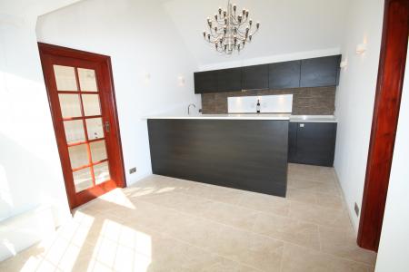Kitchen 5.jpg