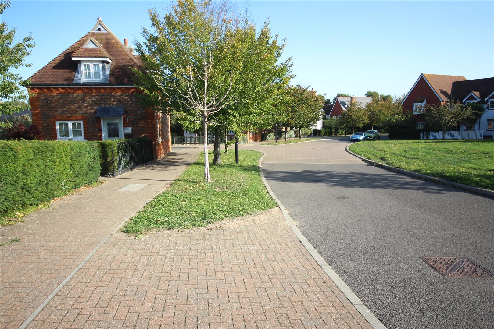 2 bedroom Detached House for sale in Henfield