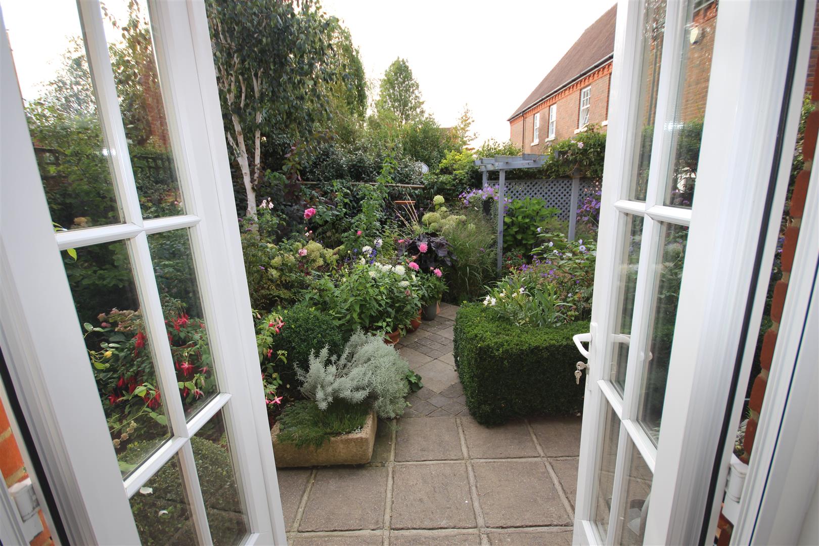 2 bedroom Detached House for sale in Henfield