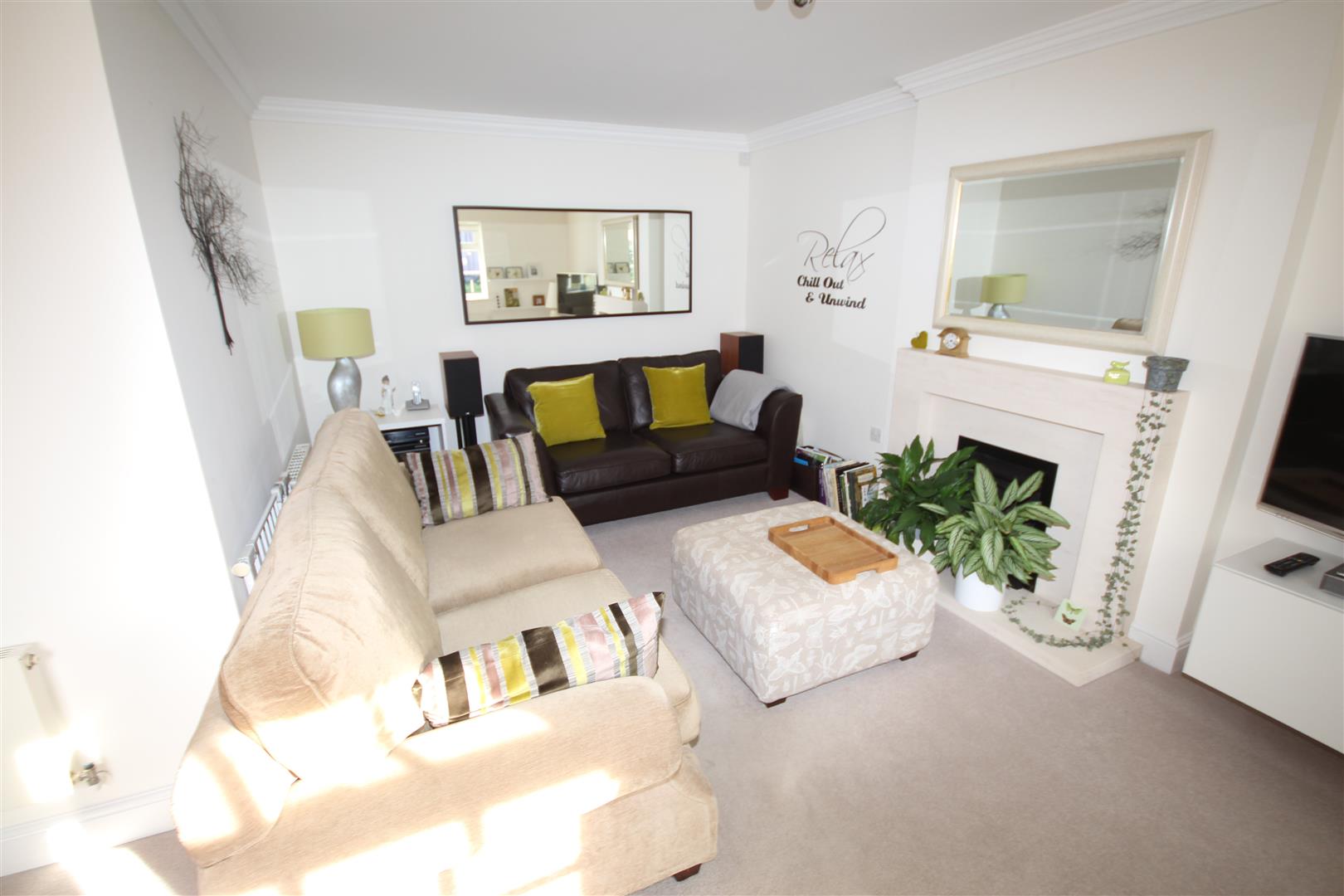 2 bedroom Detached House for sale in Henfield
