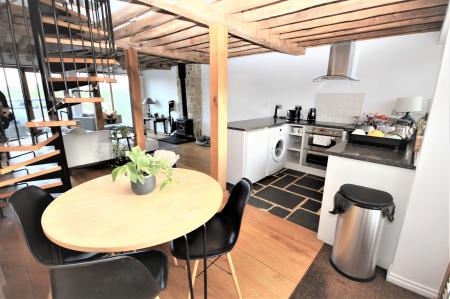 m kitchen dining area.jpg