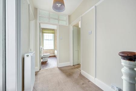 Flt 2, Clarence House, BN5 (17).jpg