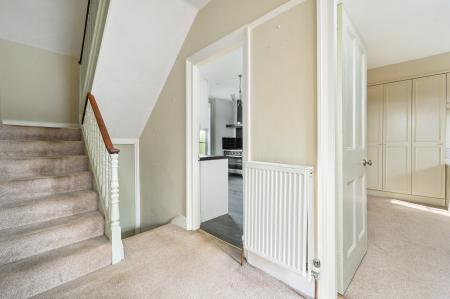 Flt 2, Clarence House, BN5 (8).jpg