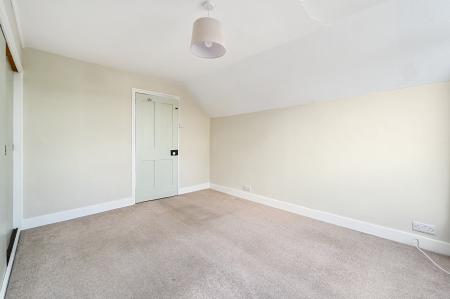 Flt 2, Clarence House, BN5 (15).jpg
