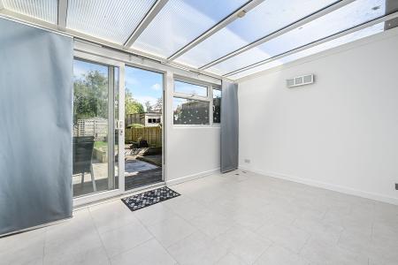 14 Goring Way (15).jpg