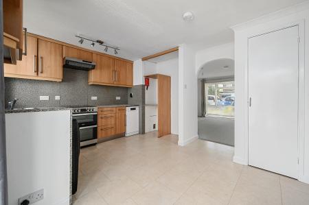 14 Goring Way (13).jpg