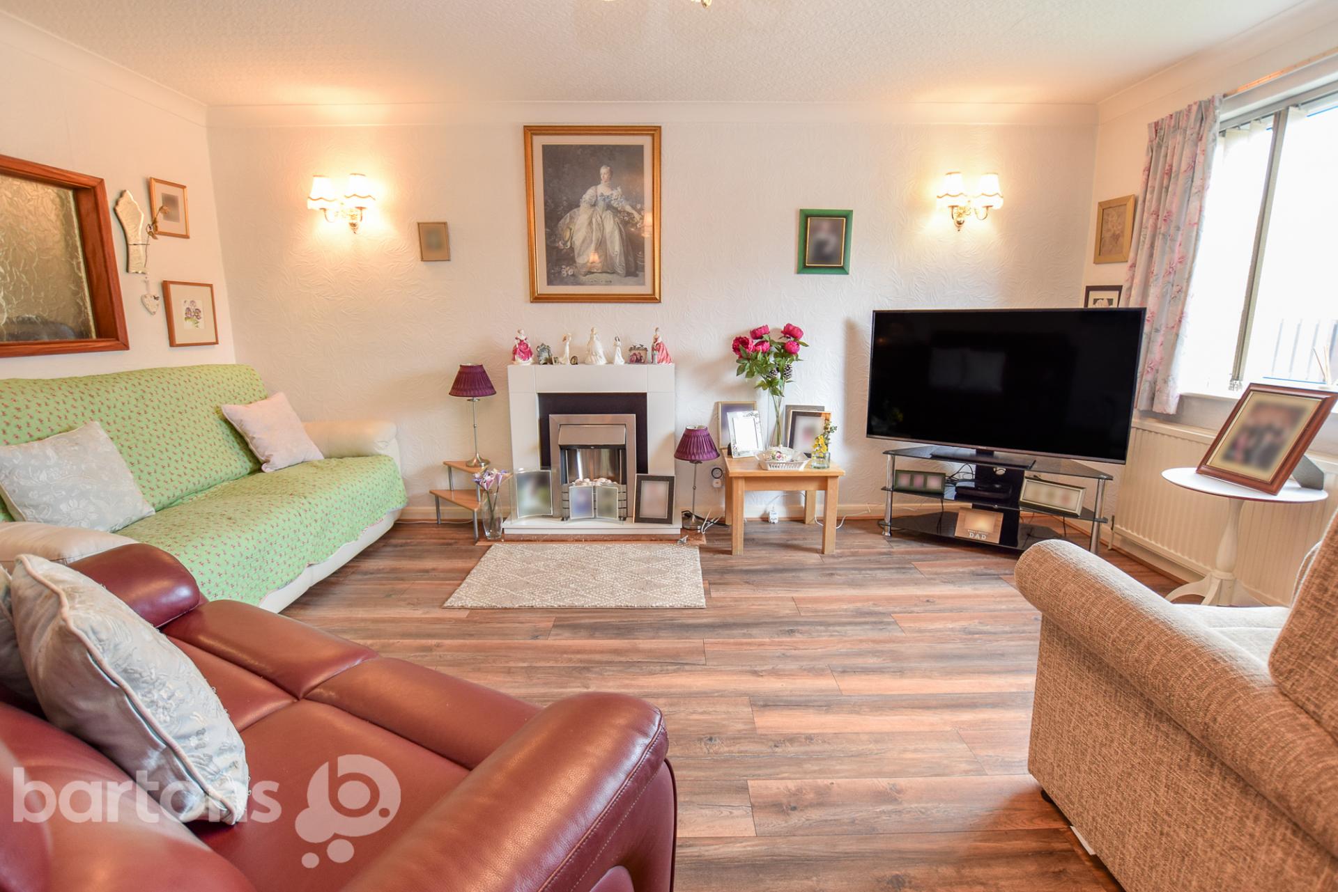 2 bedroom Bungalow for sale in Rotherham