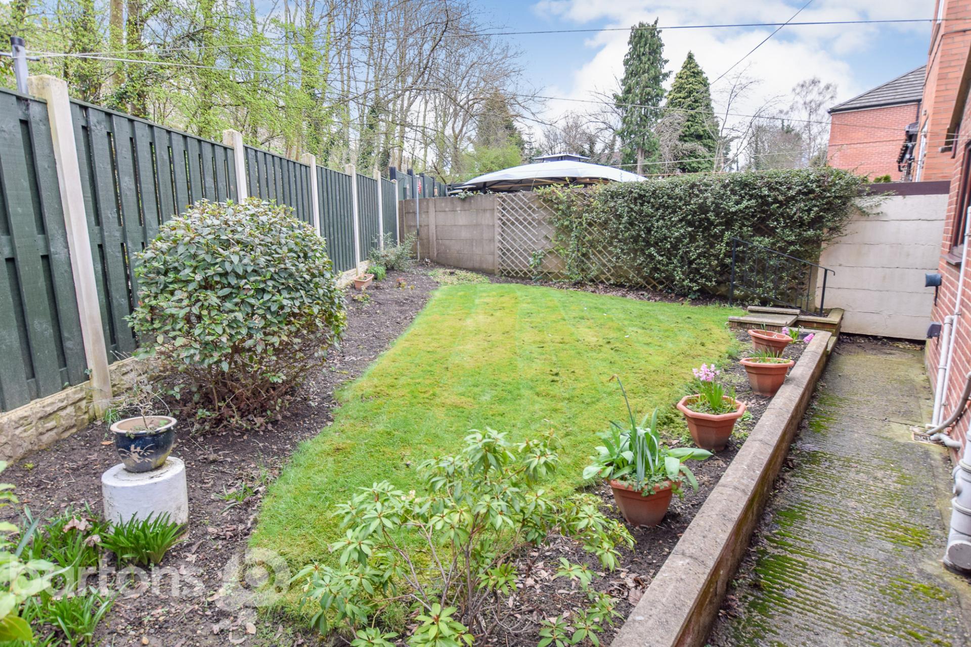 2 bedroom Bungalow for sale in Rotherham