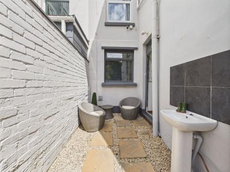 image25
