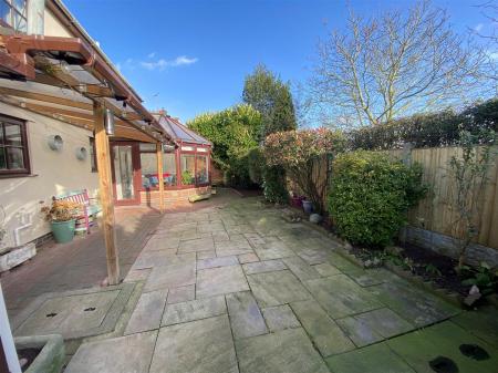 Patio 1.jpg
