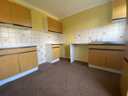 Kitchen 1.jpg