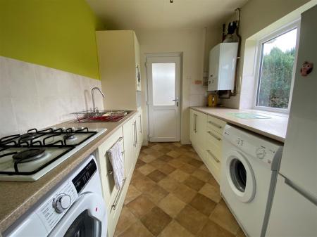 Kitchen 2.jpg