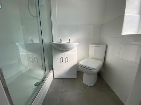 Ensuite 1.jpg