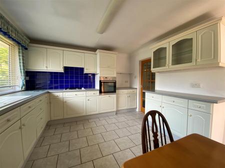 Kitchen 8.jpg