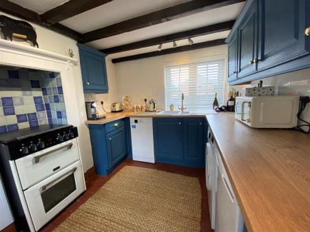 Kitchen 1.2.jpg