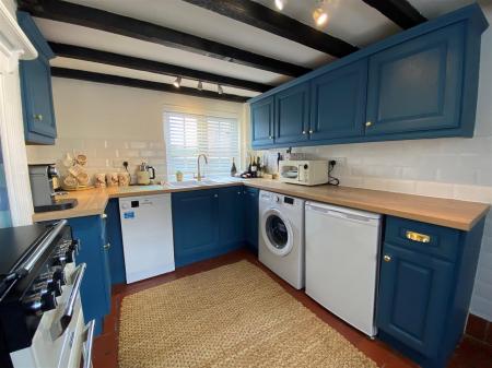 Kitchen 1.5.jpg