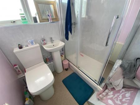 Bathroom 1.jpg