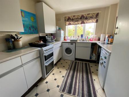 Kitchen 4.jpg