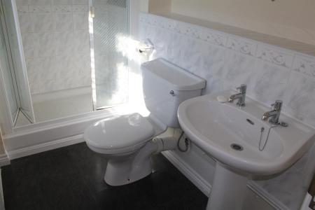 Ensuite.JPG