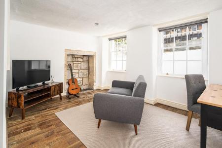 SITTING/DINING ROOM