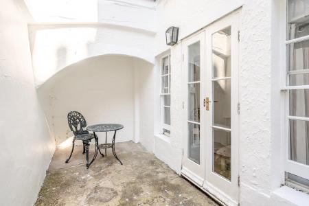 COURTYARD TO REAR