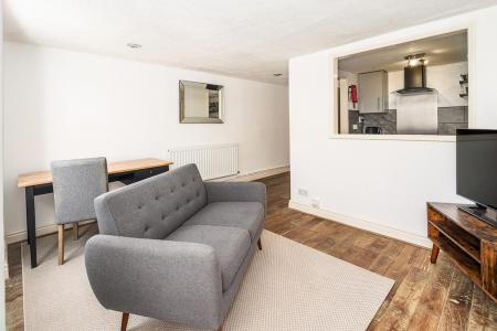 SITTING/DINING ROOM