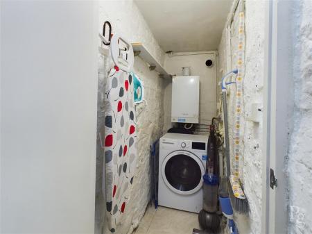 BATHROOM & UTILITY ROOM