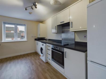 KITCHEN/LIVING ROOM