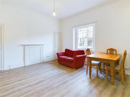 SITTING ROOM/KITCHEN/DINING ROOM