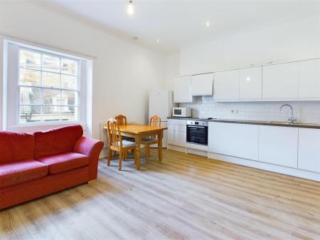 SITTING ROOM/KITCHEN/DINING ROOM