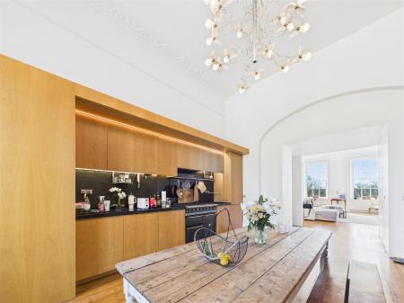 KITCHEN/DINING ROOM