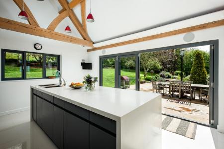 Kitchen_2.jpg