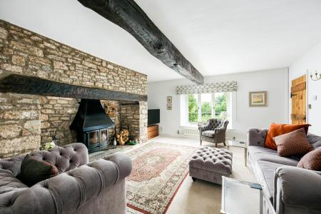 Sitting_Room_1.jpg