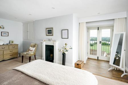 Bedroom1_3.jpg
