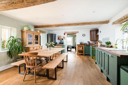 Kitchen_1.jpg