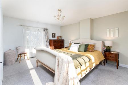 Bedroom1_3.jpg