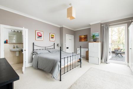 Bedroom2_2.jpg
