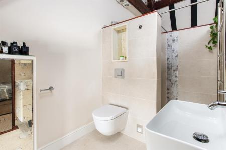 Bedroom1_Ensuite.jpg