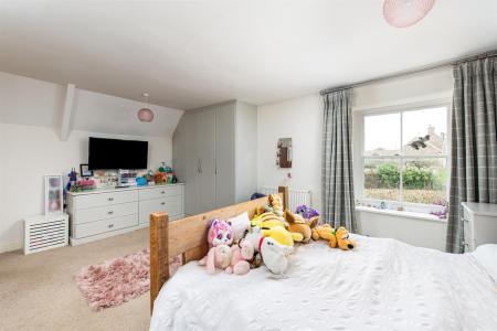Bedroom2_2.jpg