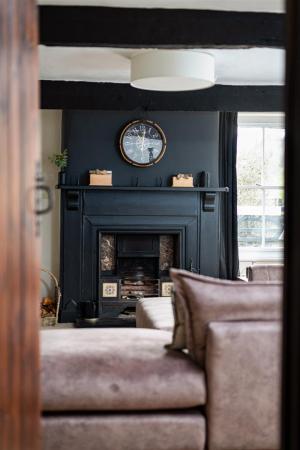 Sitting_Room_4.jpg