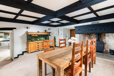 Dining_Room_4.jpg