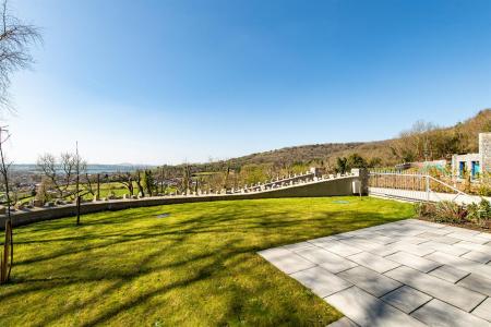 Garden_1.jpg