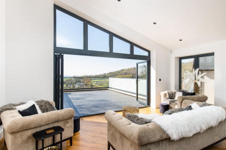 Family_Room_2.jpg