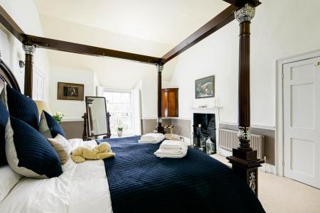 18 Bedroom.jpg