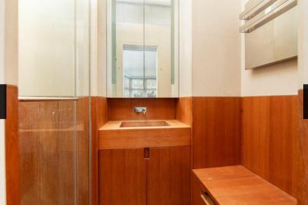 Shower room 1.jpg