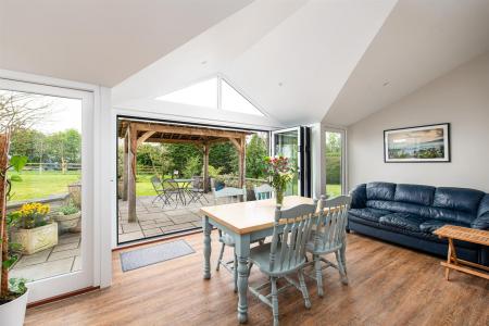 Breakfast_Room_2.jpg